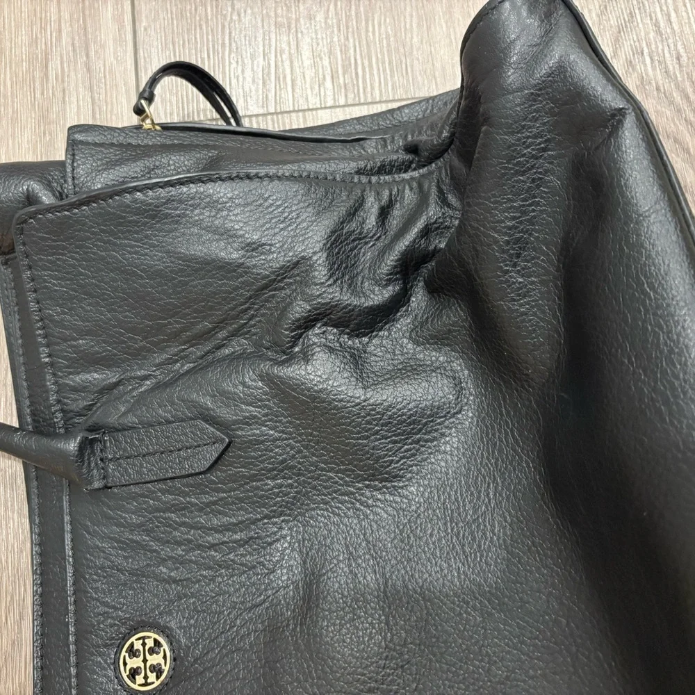 TORY BURCH Large Pebble Grain Leather Tote Bag - Picture 8 of 14